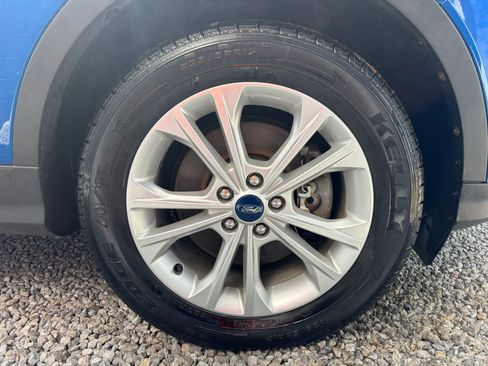 Used 2019 Ford Escape SE image 8