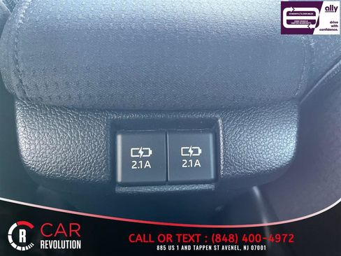 Used 2020 Toyota Prius Prime LE FWD image 28
