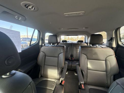 Certified 2023 GMC Acadia AT4 w/ Preferred Package image 13