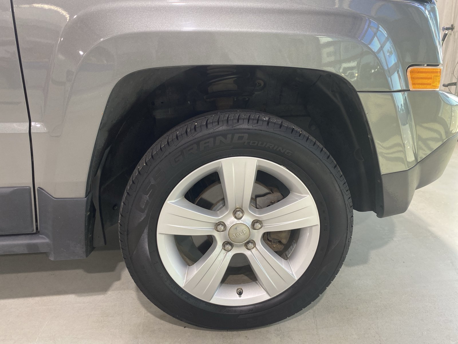 Used 2012 Jeep Patriot Latitude AWD/4WD image 10