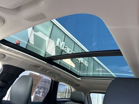 Certified 2025 Volvo XC60 B5 Plus image 27