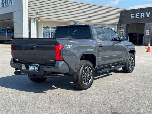 Used 2025 Toyota Tacoma TRD Sport AWD/4WD image 3