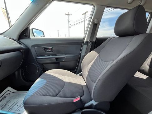 Used 2013 Kia Soul FWD image 18