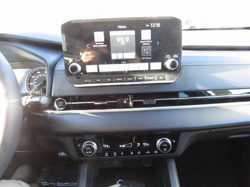 Used 2023 Mitsubishi Outlander SE image 27