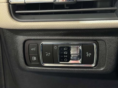 Certified 2025 Lincoln Corsair Grand Touring image 10