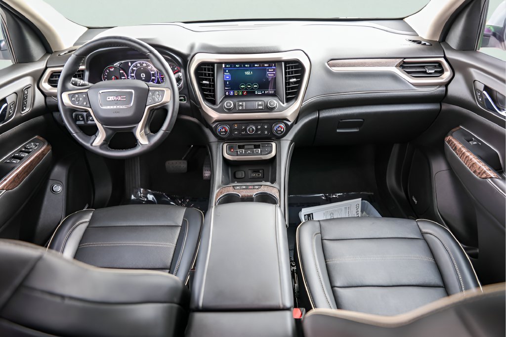 Used 2023 GMC Acadia Denali w/ Denali Technology Package AWD/4WD image 22
