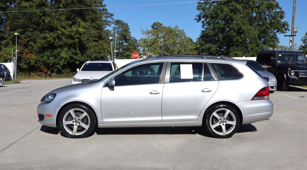 Used 2010 Volkswagen Jetta TDI FWD image 4