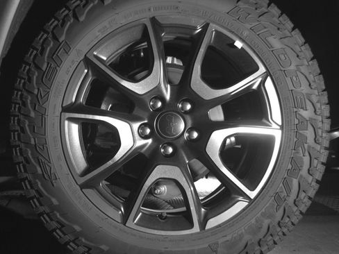Used 2025 Jeep Compass Trailhawk AWD/4WD image 14