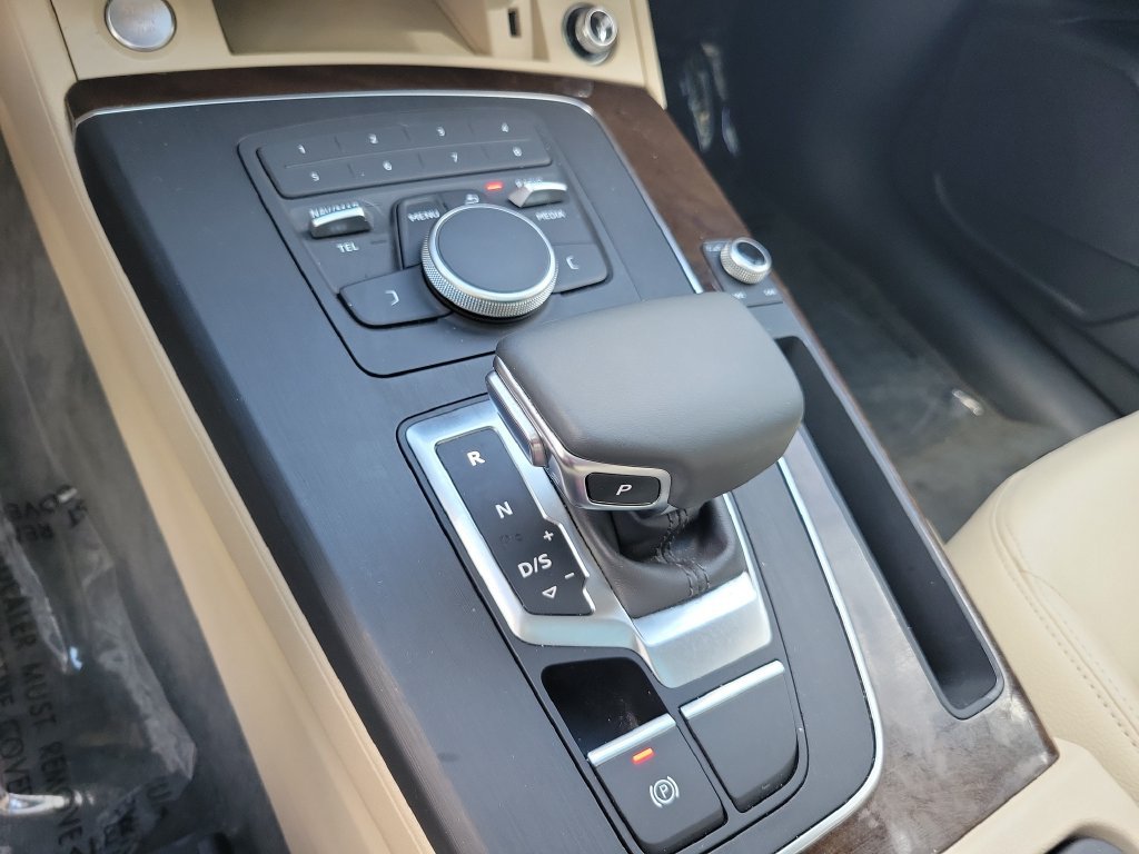 Used 2019 Audi Q5 2.0T Premium w/ Convenience Package AWD/4WD image 39
