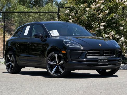 Used 2026 Porsche Macan AWD/4WD image 9