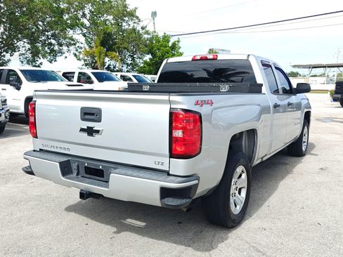 Used 2017 Chevrolet Silverado 1500 Custom w/ Custom Convenience Package AWD/4WD image 8