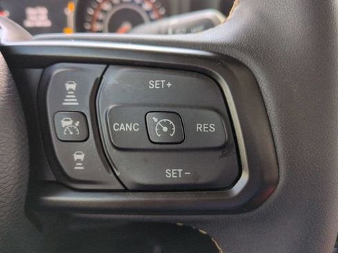 Used 2024 Jeep Gladiator Sport AWD/4WD image 25