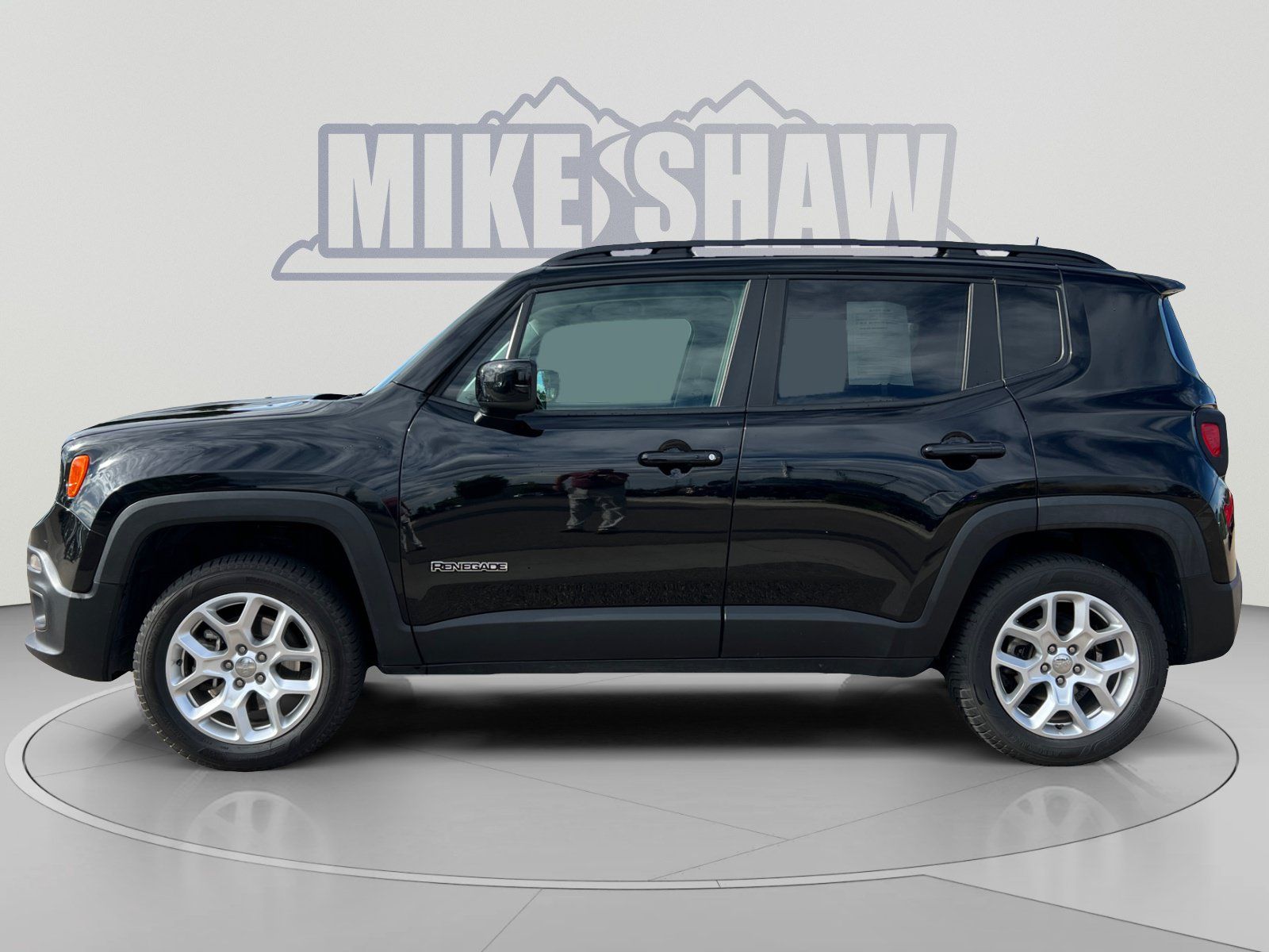 Used 2018 Jeep Renegade Latitude w/ Cold Weather Group AWD/4WD image 2
