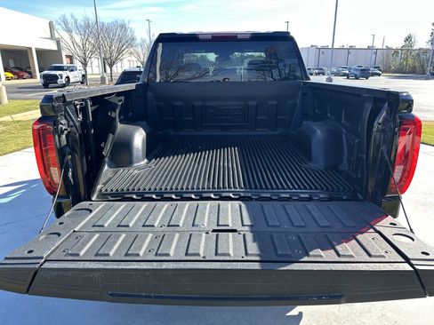 Used 2025 GMC Sierra 1500 SLT image 31