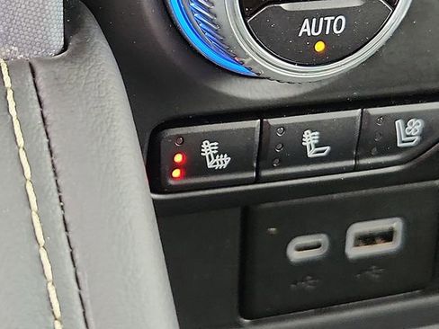 Used 2024 GMC Yukon SLT image 26