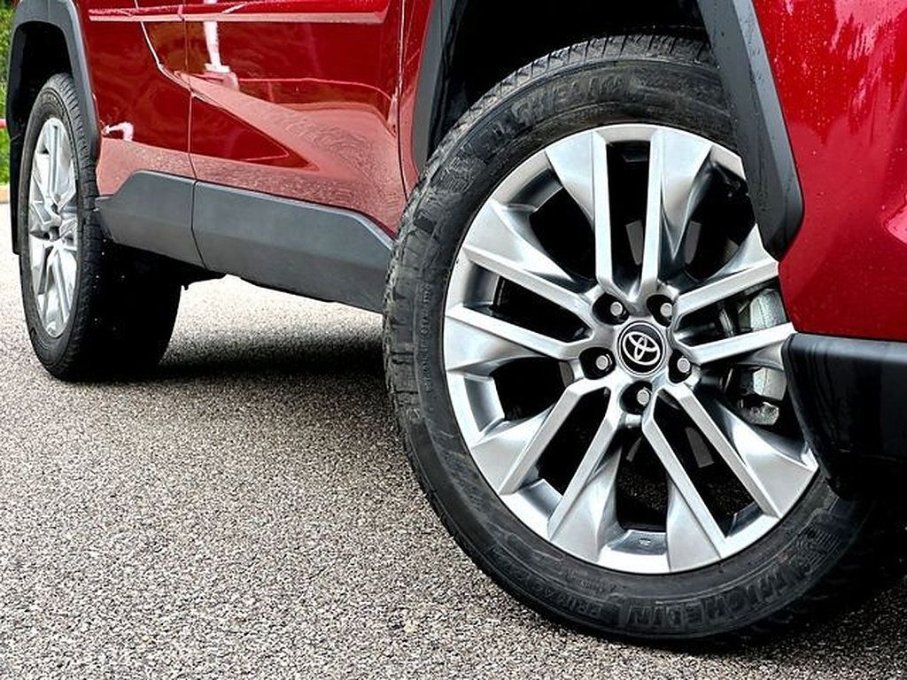 Certified 2025 Toyota RAV4 XLE Premium FWD image 2