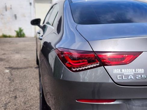 Used 2022 Mercedes-Benz CLA 250 4MATIC image 9