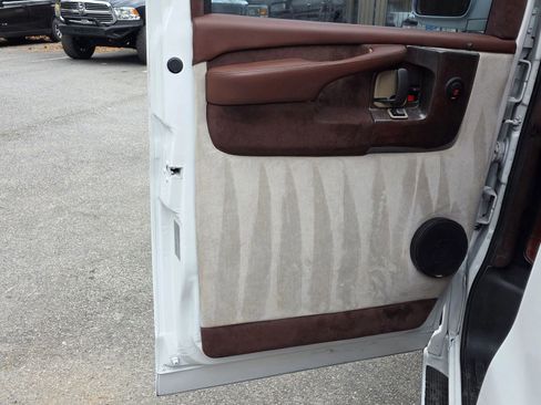 Used 2013 GMC Savana 2500 Extended w/ Power Package image 24