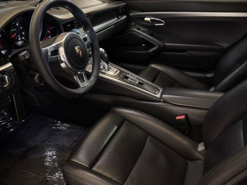 Used 2014 Porsche 911 Carrera 4S image 3