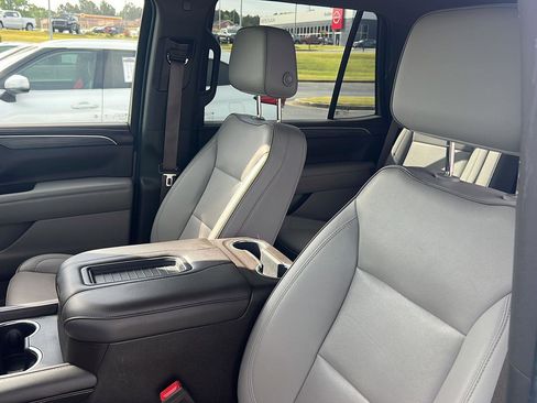 Used 2022 GMC Yukon SLT w/ SLT Luxury Package RWD image 29