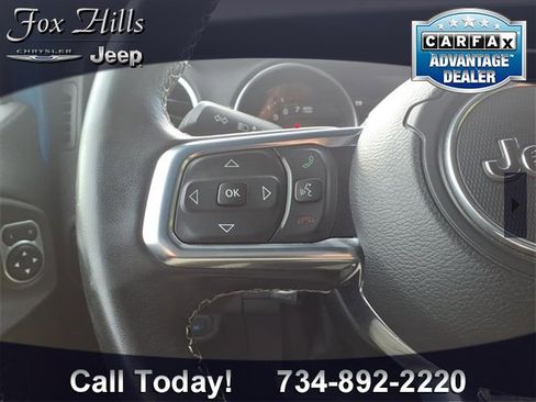 Used 2022 Jeep Wrangler Unlimited Sahara image 17