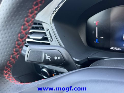 Used 2025 Ford Escape ST-Line FWD image 13