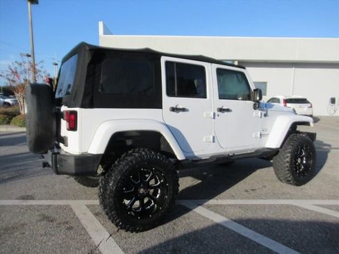 Used 2017 Jeep Wrangler Unlimited Sahara w/ Connectivity Group image 6