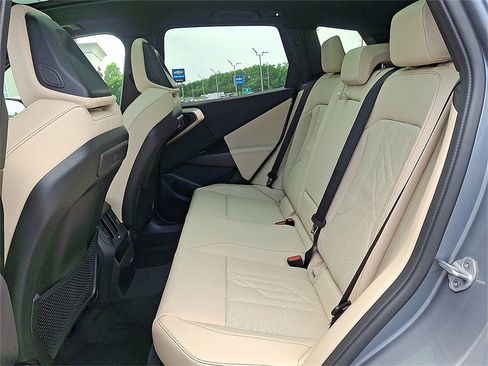 Used 2025 BMW X3 xDrive30i w/ Premium Package image 9