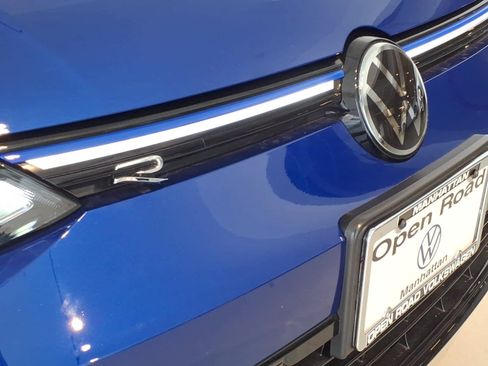 Used 2023 Volkswagen Golf R AWD/4WD image 7