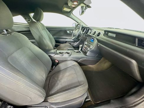 Used 2018 Ford Mustang Coupe RWD image 33