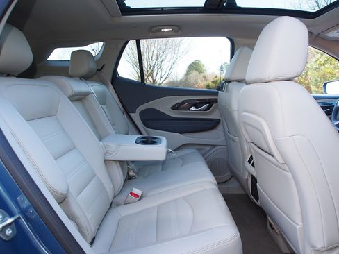 Used 2024 GMC Terrain Denali w/ Denali Premium Package image 13