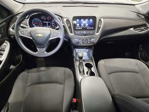 Used 2025 Chevrolet Malibu LS FWD image 6