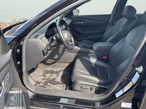 Used 2025 Honda Accord Sport image 12