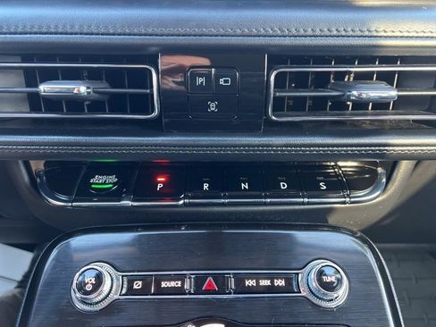Used 2023 Lincoln Nautilus Reserve image 32