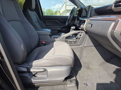 Certified 2025 Toyota Tacoma SR5 AWD/4WD image 14