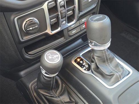 New 2025 Jeep Gladiator Sport image 11