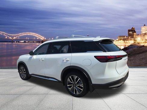 Used 2026 INFINITI QX60 Luxe w/ Family Package FWD image 3