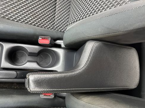Used 2020 Nissan Versa S FWD image 30