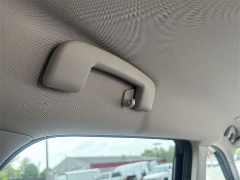 Certified 2022 Nissan Rogue SV image 34