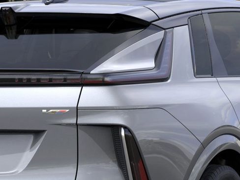 New 2026 Cadillac Lyriq V image 11