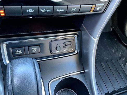 Used 2022 Subaru Ascent Limited w/ Technology Package image 28