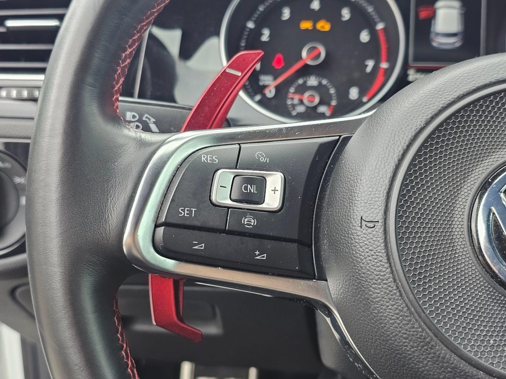 Used 2020 Volkswagen Golf 4-Door FWD image 28