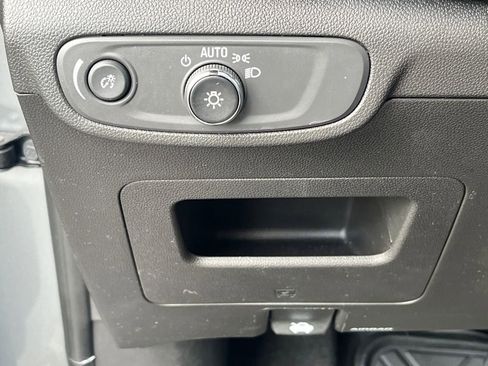 Used 2025 Chevrolet TrailBlazer RS w/ Convenience Package image 23