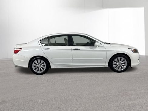 Used 2015 Honda Accord EX image 35