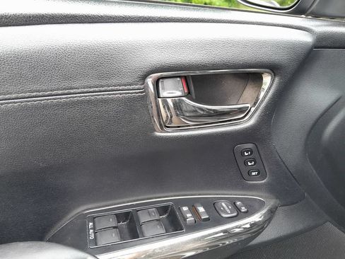 Used 2014 Toyota Avalon XLE Touring FWD image 12