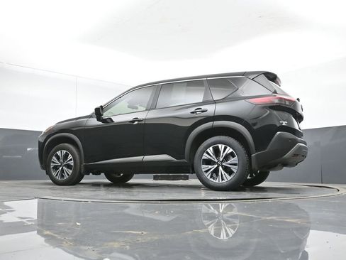 Used 2023 Nissan Rogue SV FWD image 40