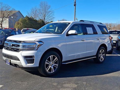 Certified 2023 Ford Expedition Limited image 4