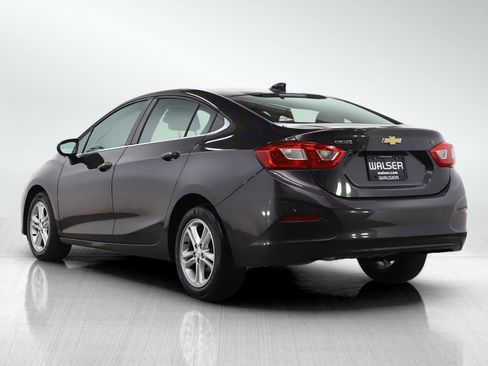 Used 2017 Chevrolet Cruze LT w/ Convenience Package image 3