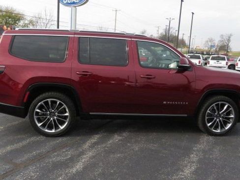 Used 2022 Jeep Wagoneer Series III w/ Premium Group I image 9