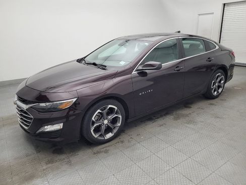 Used 2021 Chevrolet Malibu LT image 2